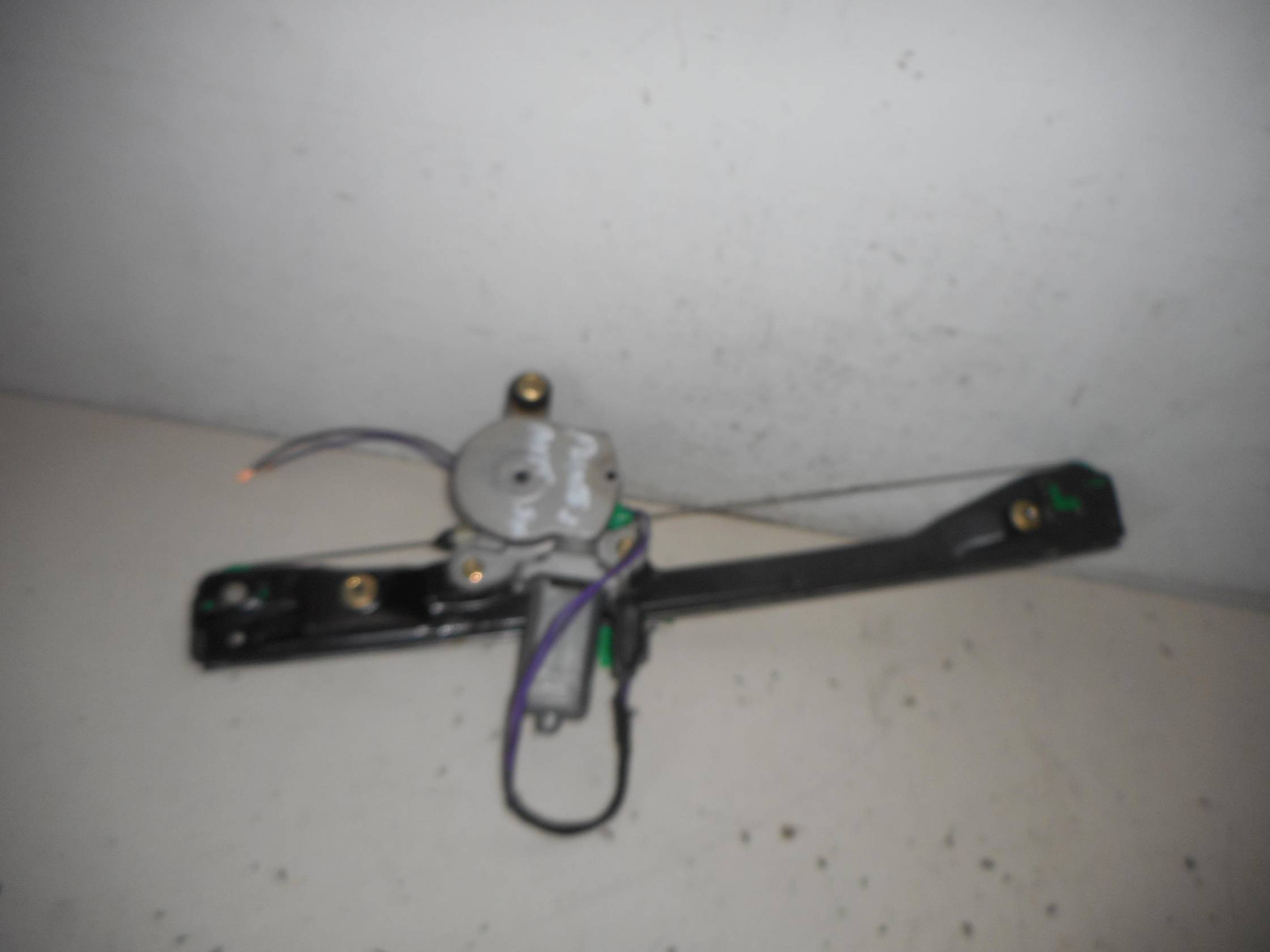 Alzacristallo elettr. porta ant. con motorino sx.